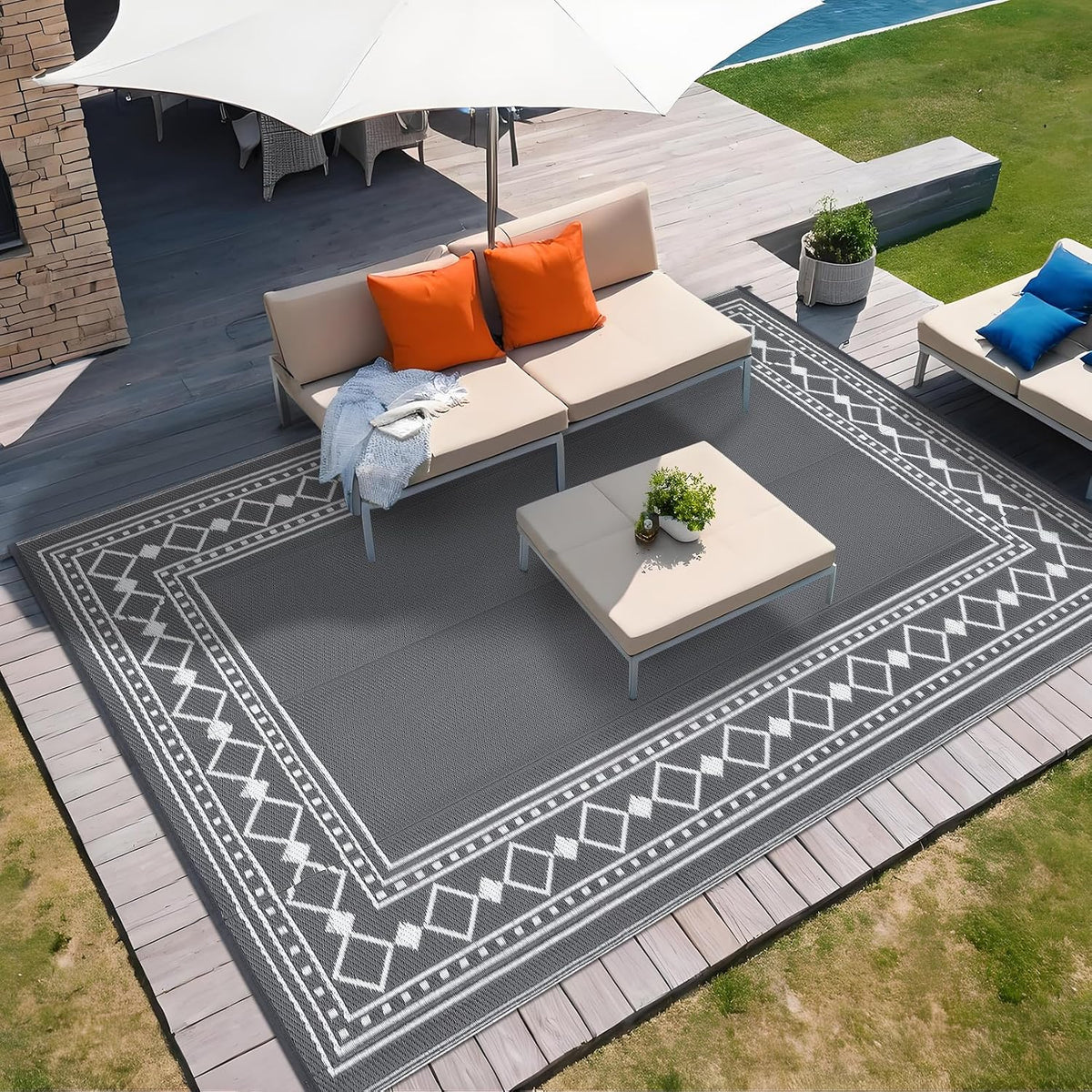 Large Outdoor Rug 10X14 Waterproof Patio Modern Border Reversible Camping Mat Plastic Straw Outdoor Rug for Patio, RV, Deck, Balcony, Backyard, Picnic, Beach, Clover,Grey