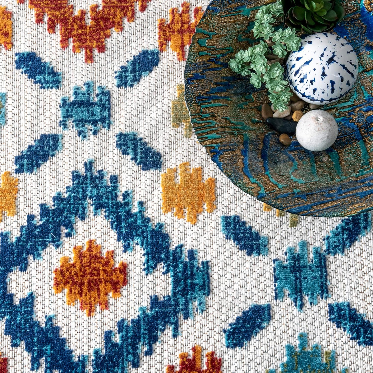 Indoor/Outdoor Transitional Labyrinth Accent Rug, 2X3, Blue